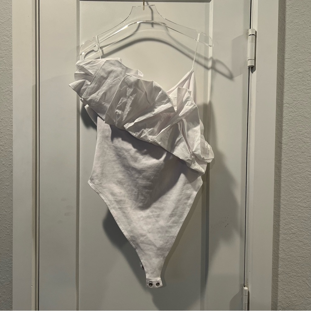 White Ruffled Sleeveless Bodysuit - Picture 3 of 3